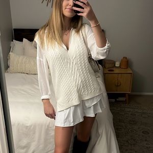 Abercrombie White Sweater Vest